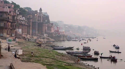 Everyday scene in Varanasi Stock Footage 32421690