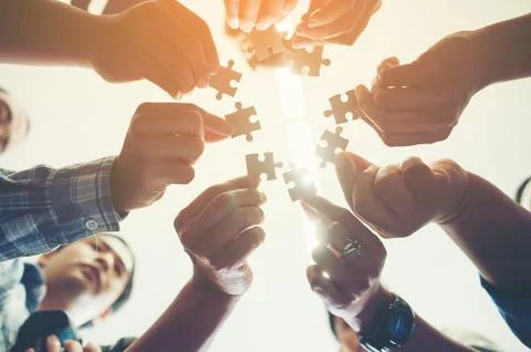 Everyone is an important jigsaw at work. Фото