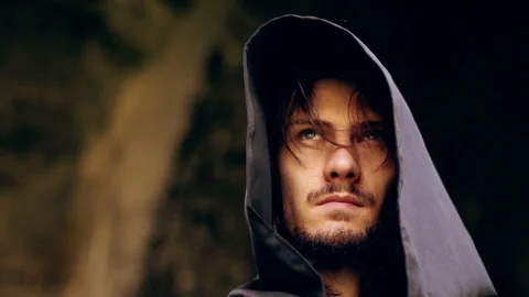 An evil monk in the hood Vidéo 113897575