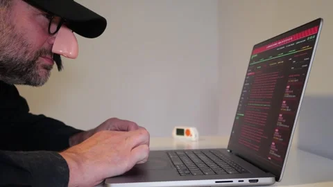 Evil Twin Public Wireless Network Hacker Concept Stock-Footage 341703251