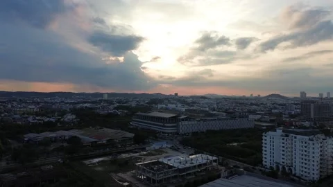 Evolving Cityscape at Twilight's Embrace: A Vast Urban Expanse Unfolding Be.. Video stock 325305863