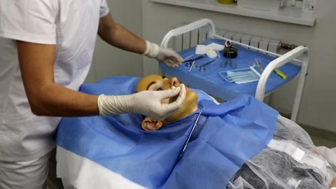 Examination of the preparation of the spiral thread, for a facelift in front of Stock Footage 166196792