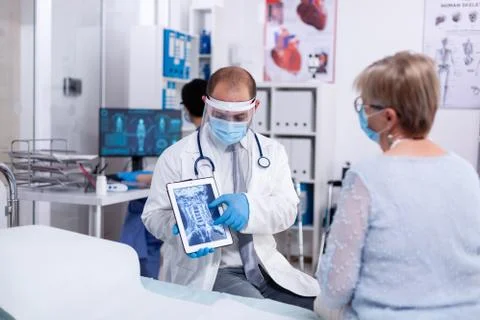 Examination of x-ray Stockfoto's