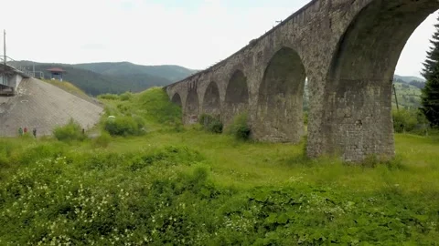 An example of a drone falling into the grass. The drone starts to drop in Video stock 135961797