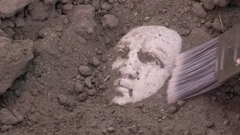 Excavation of ancient figurine Stock-Footage 138456872