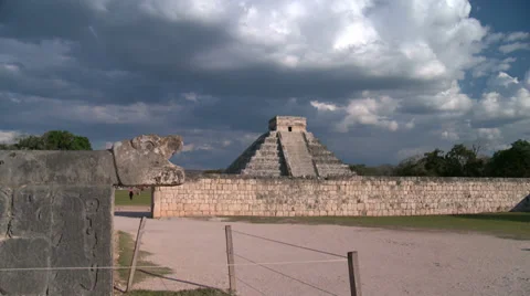 Excavation of the ancient Mayan pyramids of Chichen Itza Stock-Footage 34280315