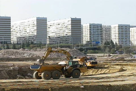Excavator and trucks  Video stock 106489