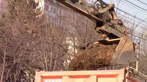 Excavator bucket unloading 스톡 동영상 47023447