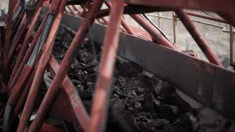Excavator, coal loading, conveyor Video stock 81588419