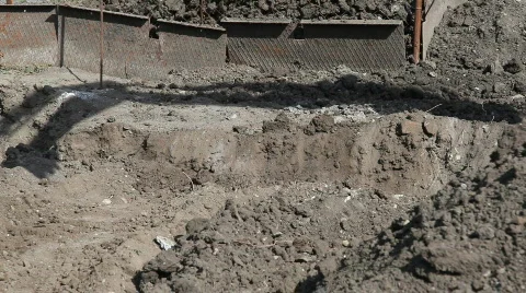Excavator digging a trench 库存影片 878531
