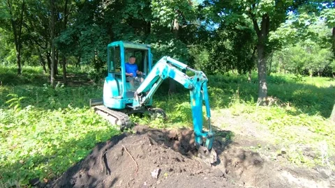 Excavator equips the territory 스톡 동영상 135439356