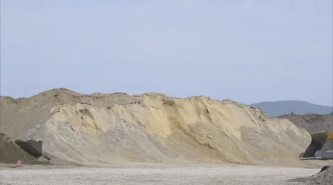 Excavator loading gravel Stock-Footage 65770231