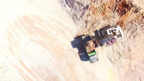 Excavator loading a truck. 스톡 동영상 76731508