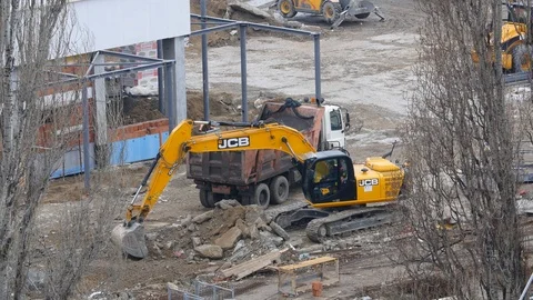 Excavator Loading A Truck Stock-Footage 87183989