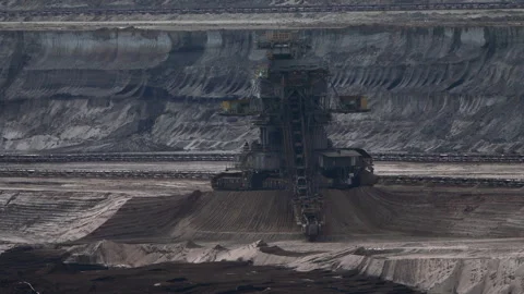 Excavator in an open pit Vidéo 159906339