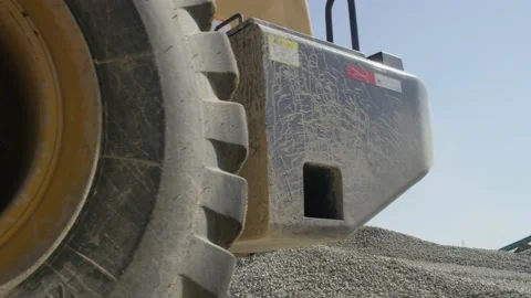 Excavator is in the quarry Video stock 160510106