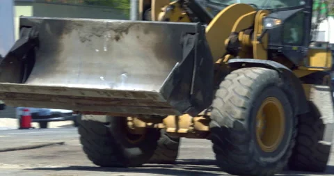 Excavator removes old asphalt during road construction and maintenance, 4K Stock-Footage 152327853
