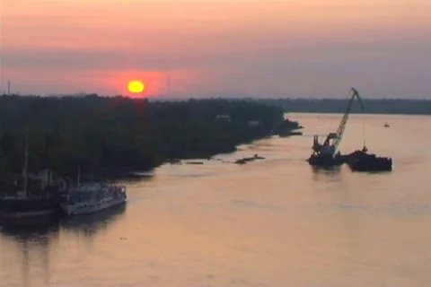 Excavator on river 1 Stock Footage 651410