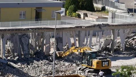 Excavator at work on a construction site Video stock 195119876
