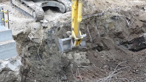 Excavator at work Video stock 91207094