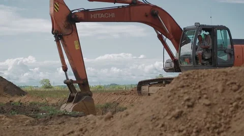 Excavator on a working platform Stock Footage 61586101
