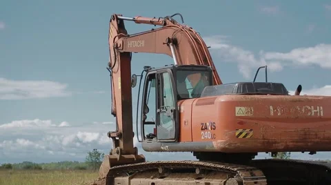Excavator on a working platform Stock Footage 61586104