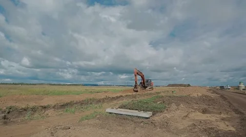 Excavator on a working platform Stock-Footage 61586114