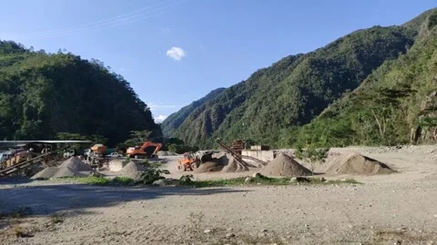 Excavators and machinery at a sandwork Stock Footage 281528014