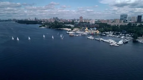 Exciting bird's eye view of yachts racing on the river. high view of the yacht Stock Footage 201389316