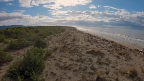  Exciting flight over the coast of the Tuscan Maremma in Italy 2.7K Vídeos de archivo 146389372
