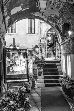 Exclusive shop for lace and linens in Venice - VENICE, ITALY - JUNE 29, 2016 Stock Photos