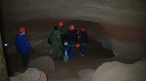 Excursion to the cave Vídeos de archivo 37887156