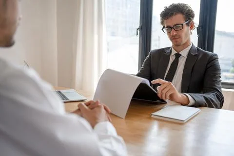 Executive or manager interviewing applicants. Talk about past work experience Foto stock