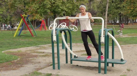 Exercise Stock-Footage 32371113