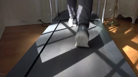 Exercising at home, avoiding the coronavirus 库存影片 131197440