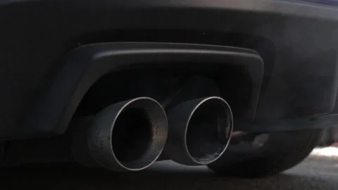 EXHAUST WINTER CAR  Stockbeeldmateriaal 168200427