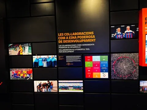Exhibition wall about collaboration as a powerful tool for development on d.. 스톡 사진