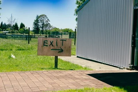 Exit Arrow Rustic Outdoor Direction Signboard 스톡 사진