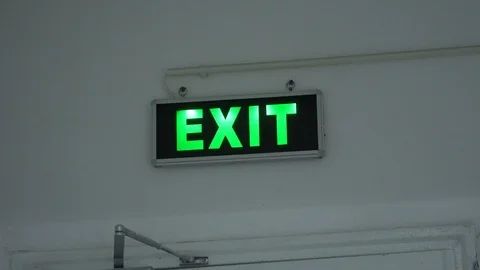 Exit 動画素材 106657125
