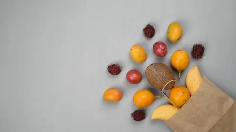 Exotic fruit delivery concept. Stock Footage 130660941