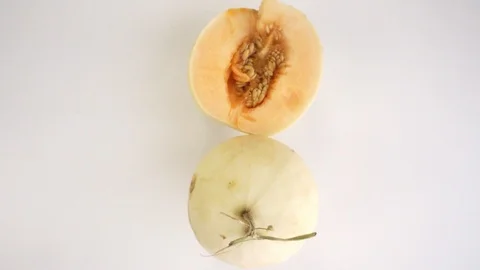 Exotic fruit melon close-up. Vídeo Stock 121444140