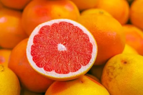 Exotic  red grapefruit. Cut in a half. Foto stock