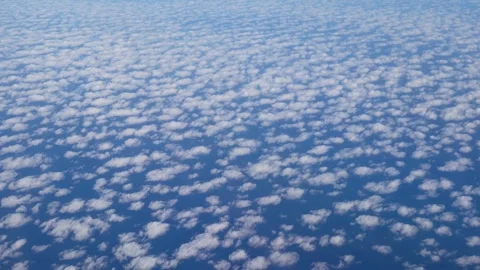 Expanse of cirrocumulus clouds and blue sky 스톡 동영상 310191136