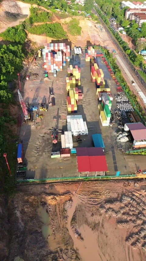 Expansive Aerial Panorama of an Active Global Container Logistics Hub Opera.. Video stock 337284320
