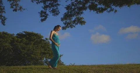 Expecting a baby Vídeo Stock 117405267