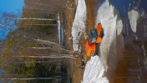 An expedition SUV drives out of the forest and overcomes a water obstacle Video stock 263012938