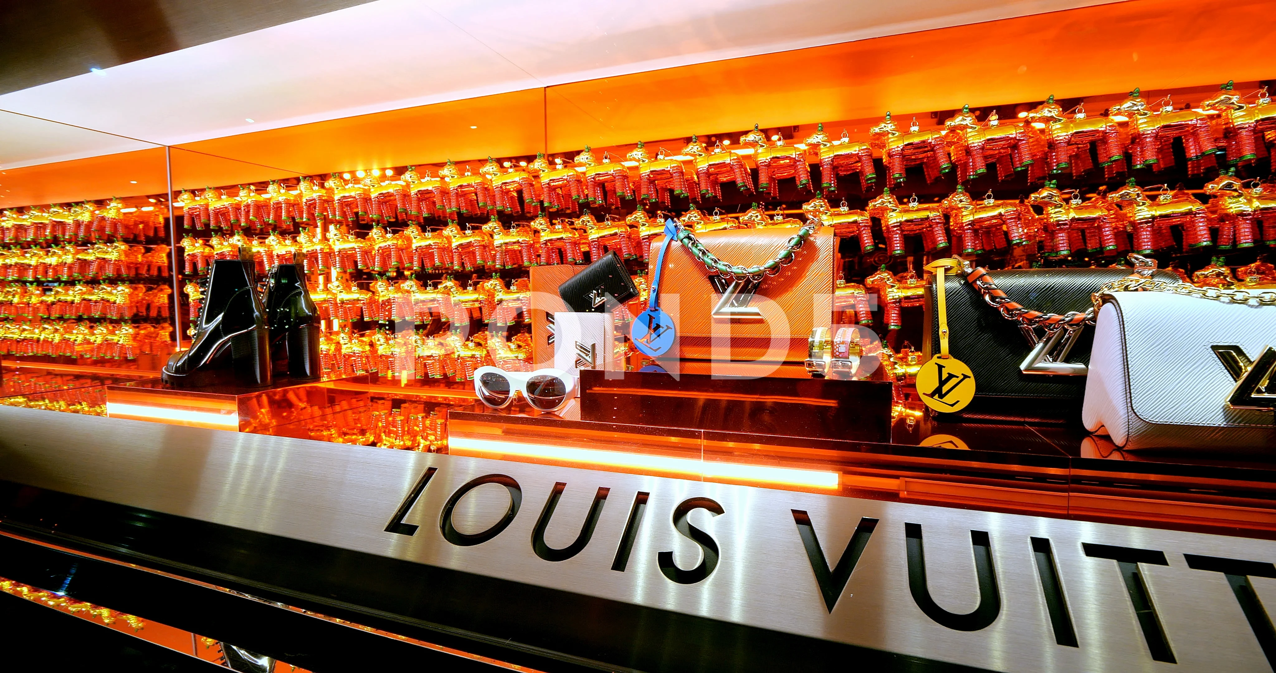 Expensive luxury goods at Louis Vuitton, Stock Video