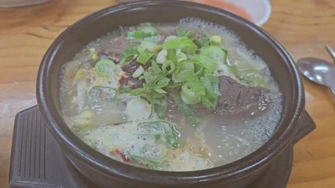 Experience Authentic Spicy Korean Hangover Comfort 動画素材 301646029
