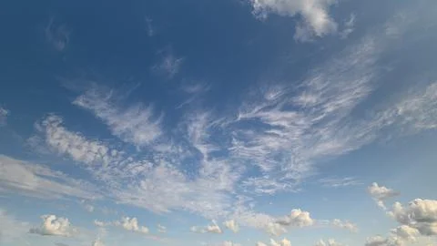 Experience the beautiful sky with captivating cloud patterns and dynamic views t 写真素材