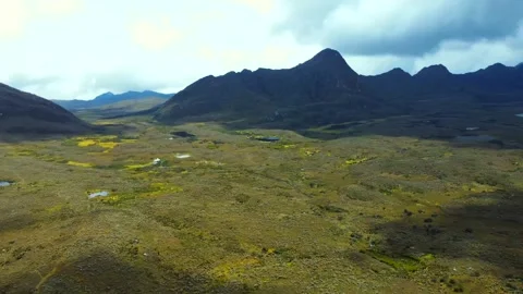 Experience the breathtaking beauty of the Sumapaz páramo like never before Vídeo Stock 266372707